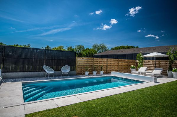 modernes Pool